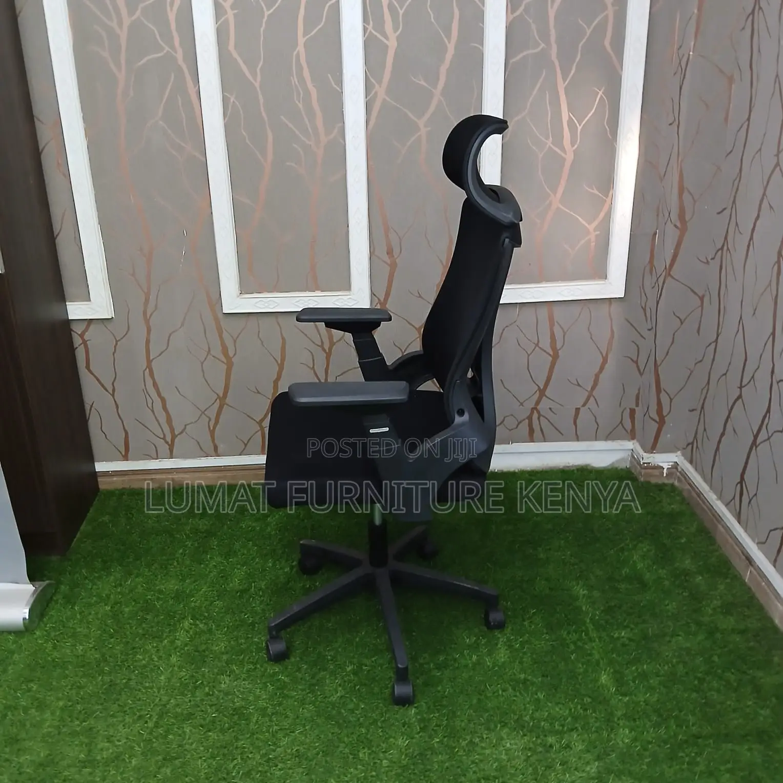 Comfortable Secretarial Work Chair