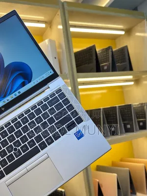 New Laptop HP EliteBook 840 G8 8GB Intel Core I5 SSD 256GB