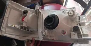 Head Lamp / Head Light Toyota Hiace 7l 2005