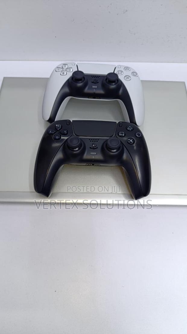 Playstation 5 Gaming Pads - main view