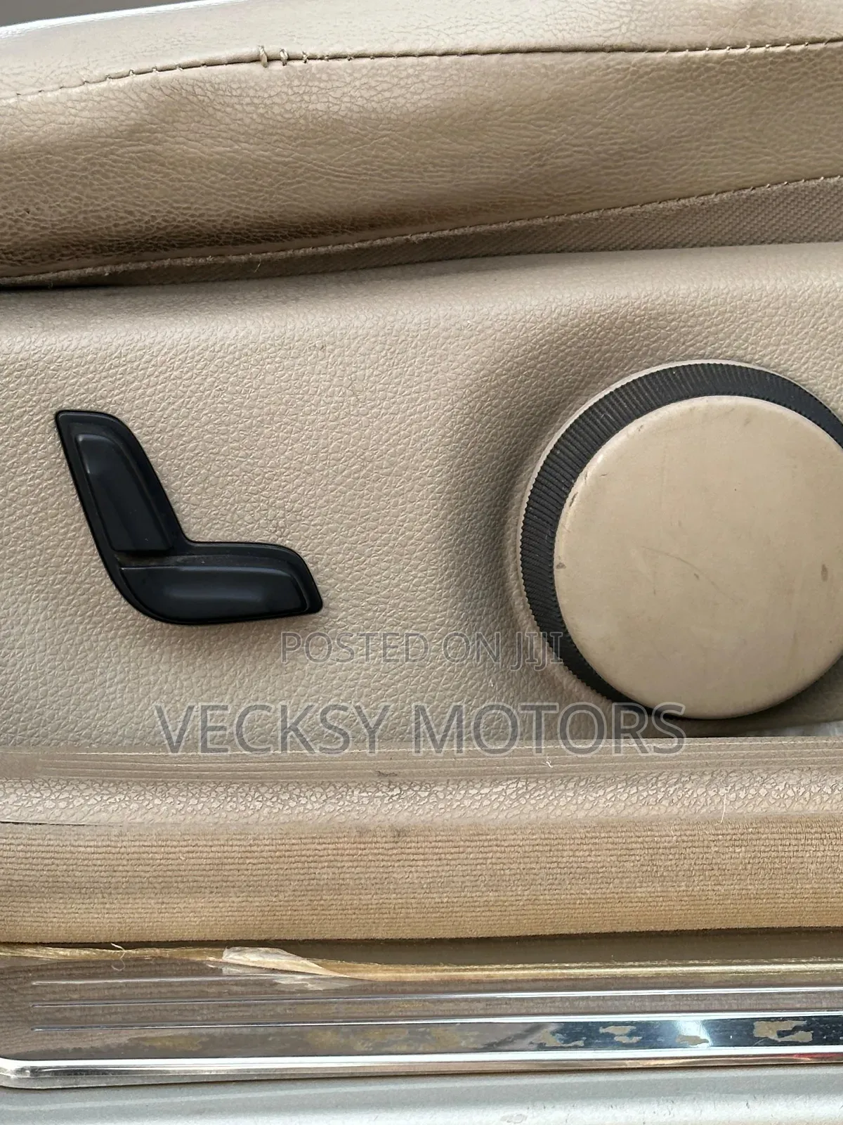 Mercedes-Benz C200 2010 Gold