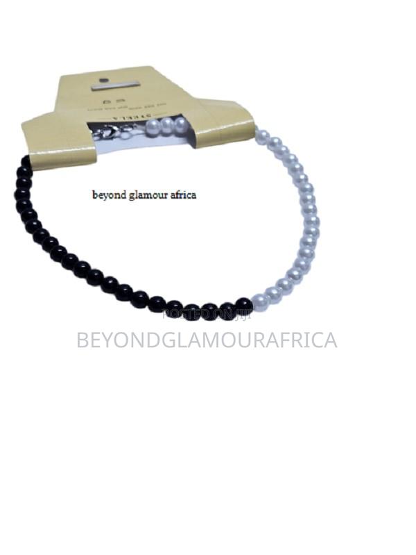 Unisex Medium Black and White Pearl Necklace - thumbnail 5