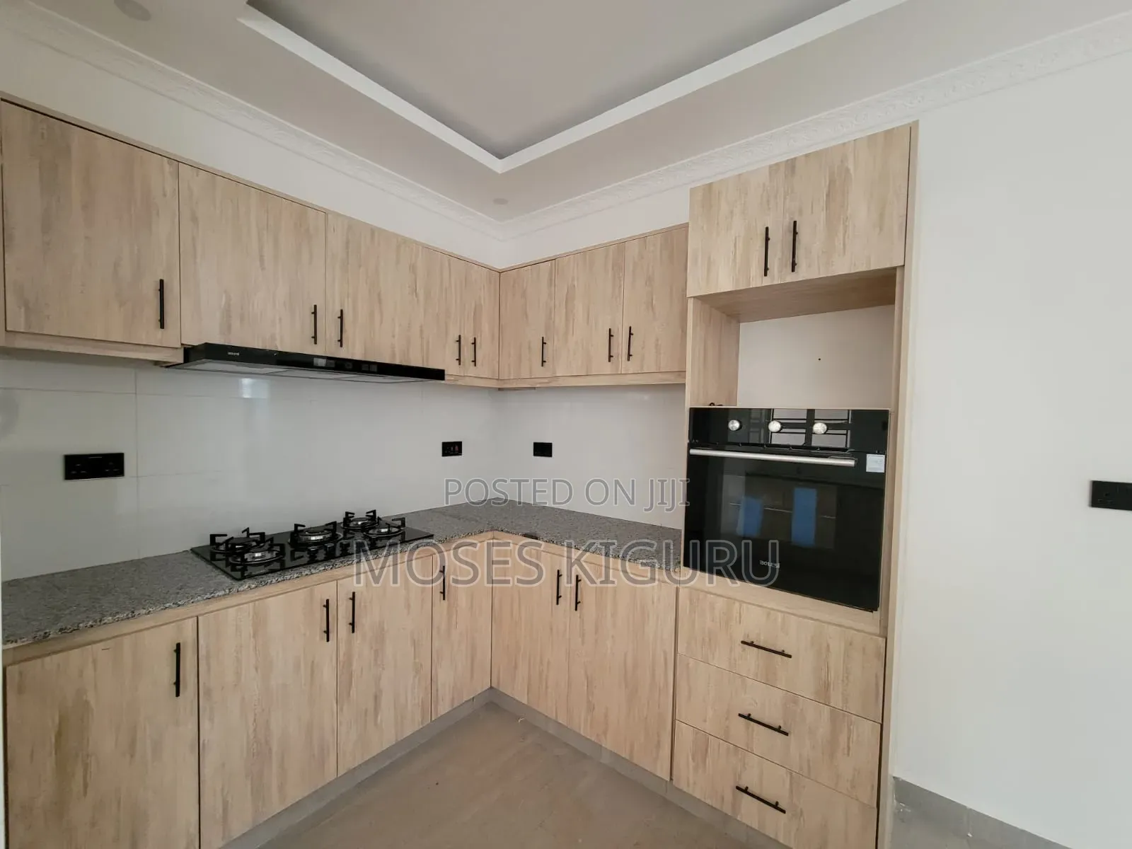 3bdrm Bungalow in Kenyatta Road for rent