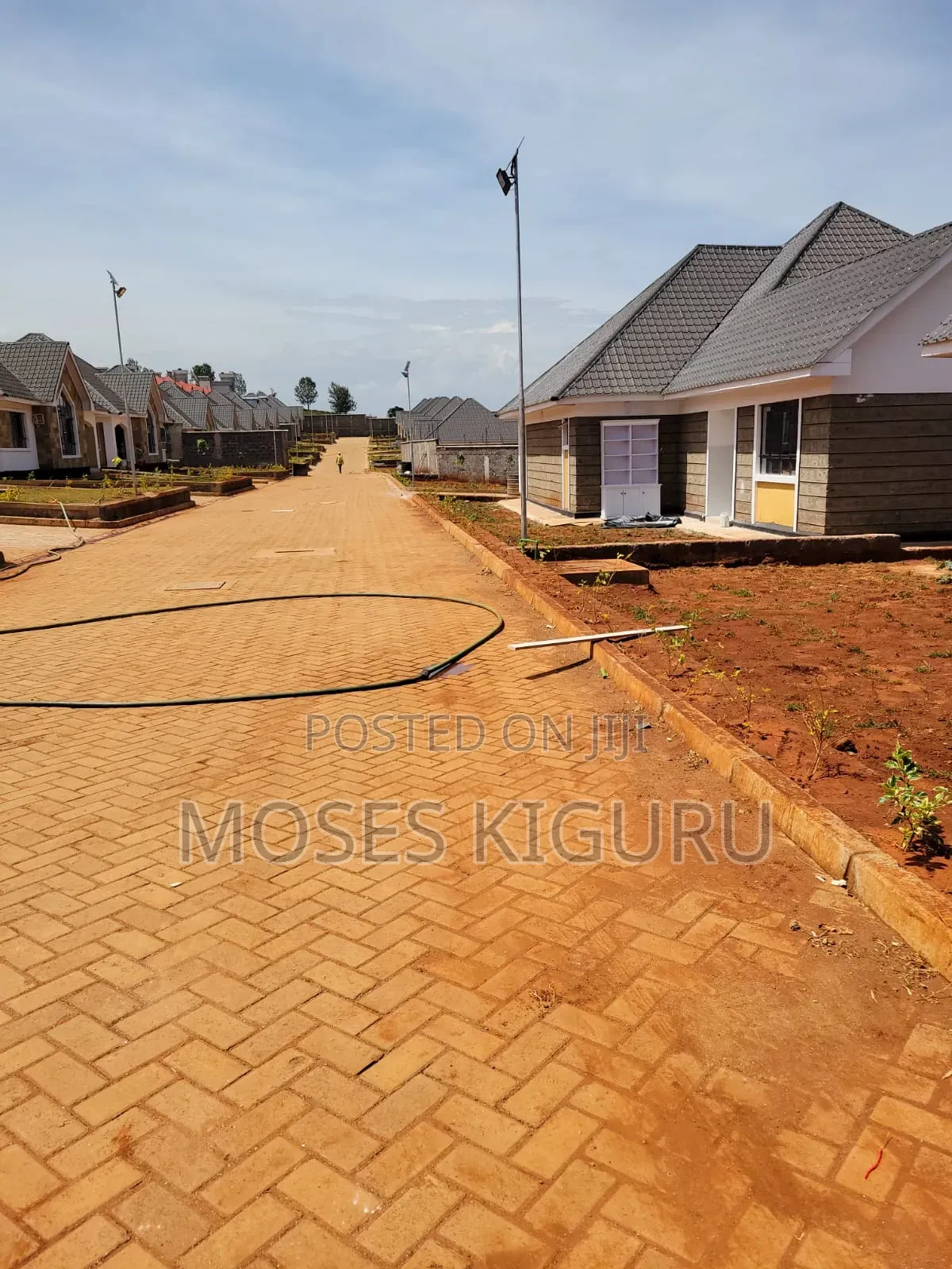 3bdrm Bungalow in Kenyatta Road for rent