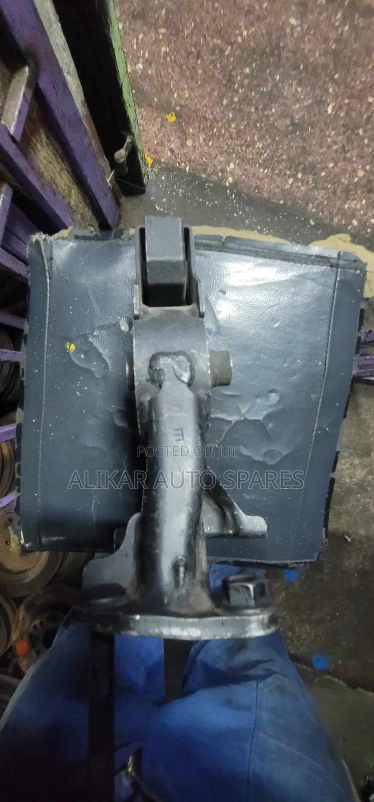 Toyota Voxy Gear Mounting