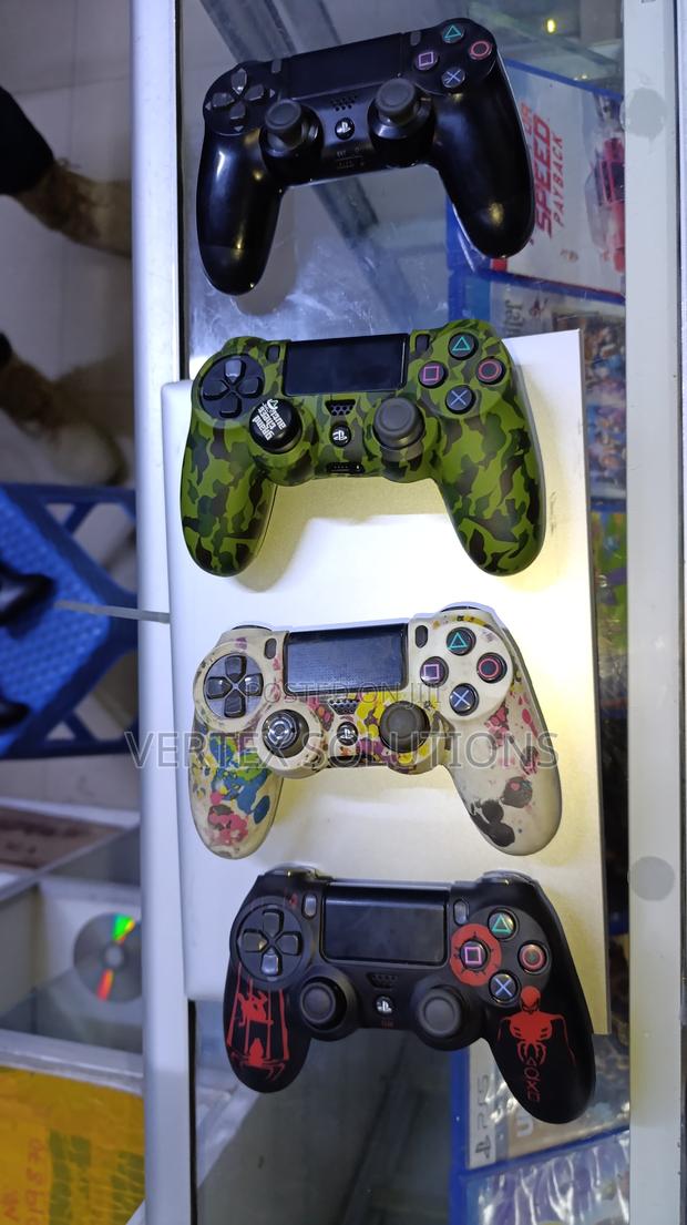 Play Station 4 Pad - main view