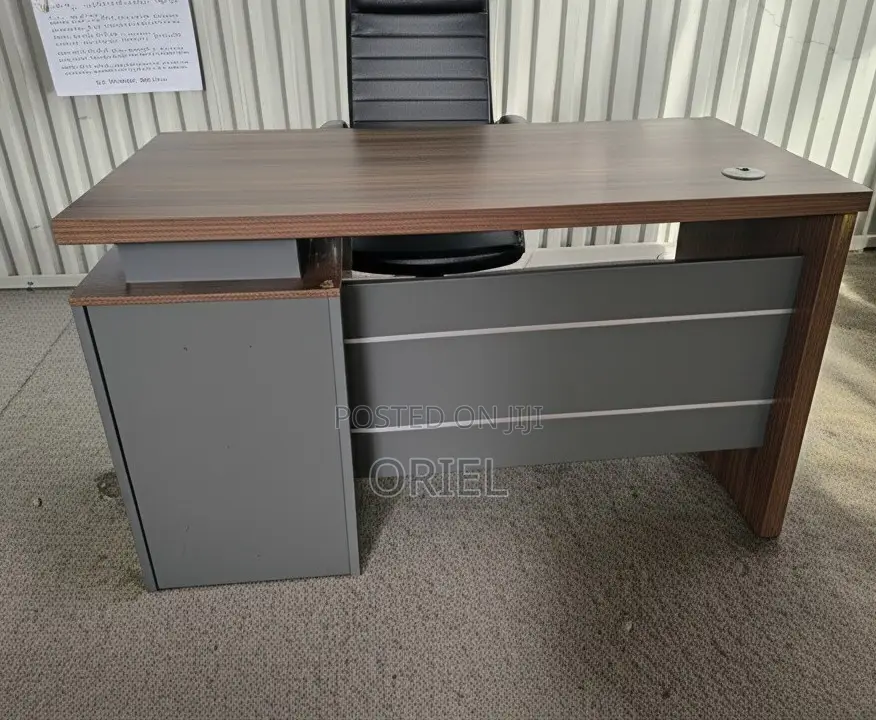 Office Desk : Executive Office Staff Desk