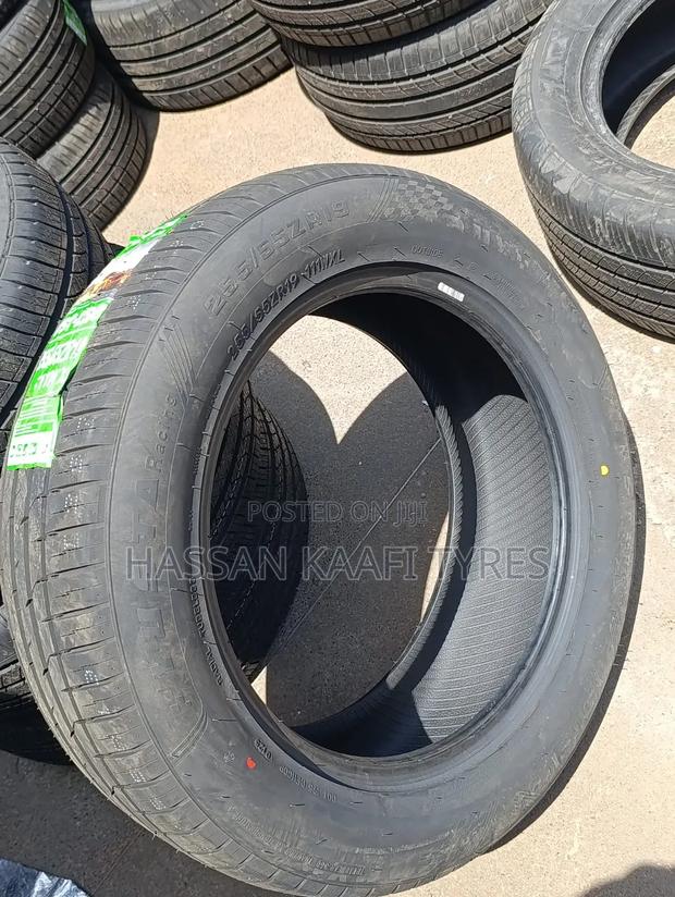 255/55r19 Yusta Tyre - thumbnail 3