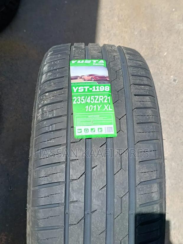 235/45r21 Yusta Tyre