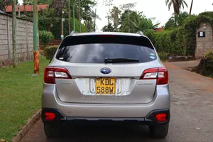 Subaru Outback 2.5i AWD 2016 Gold