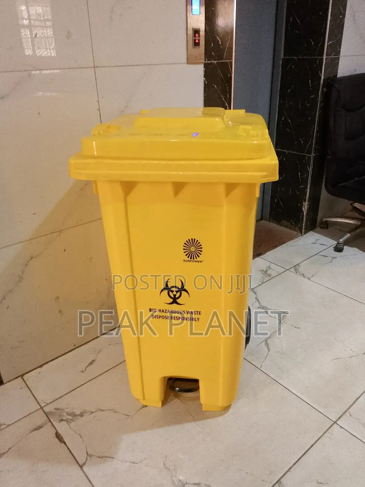 Heavy Duty 240l Garbage Bin for Outdoor Use