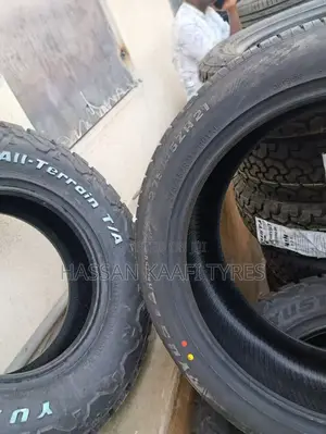 275/45r21 Yusta Tyre