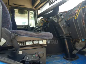 Erf Ecs 390 Sleeper Cab, 6x2 Mid Lift Tractor Unit, Eaton Gearbox,