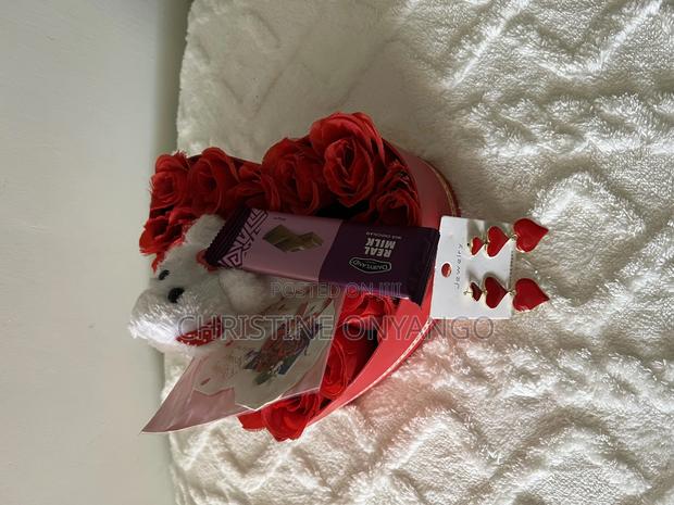 Valentine Gift Hamper - thumbnail 2