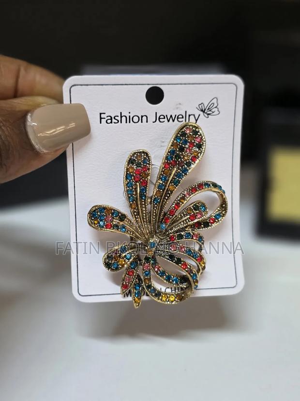 Purple Lady Brooches - thumbnail 3