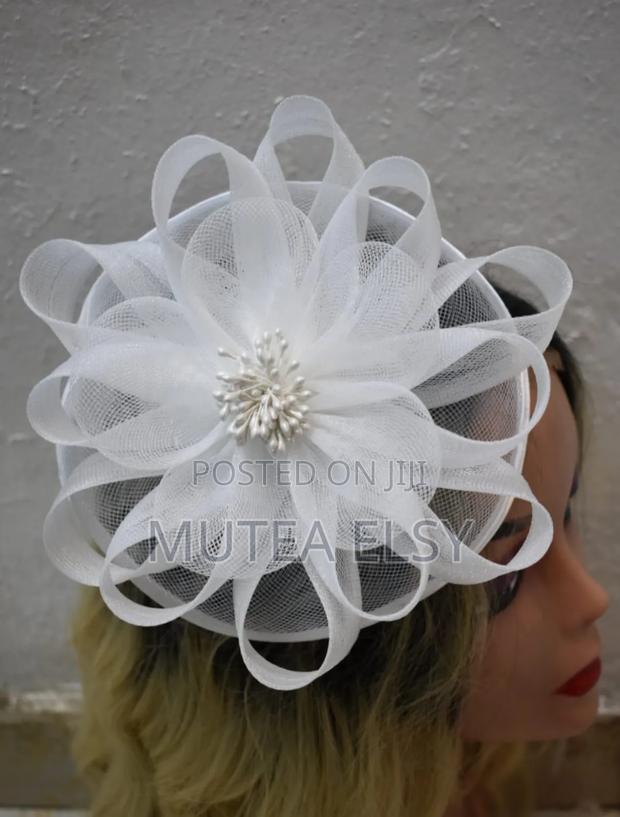 Multicoloured Globe Fascinators - thumbnail 3