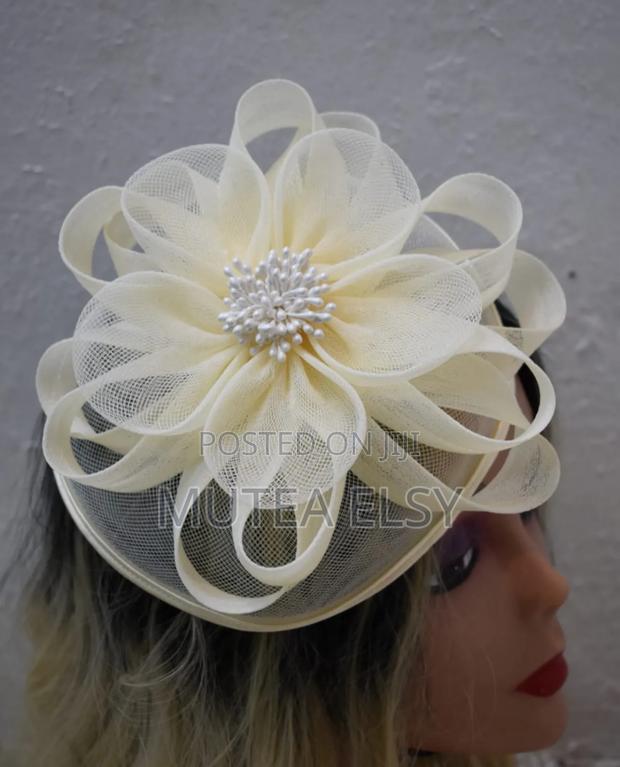 Multicoloured Globe Fascinators - thumbnail 5