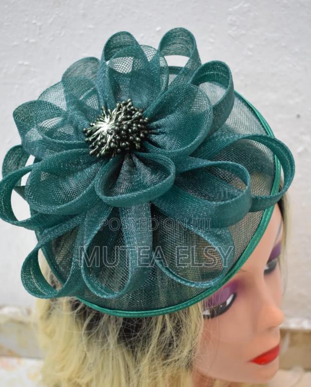 Multicoloured Globe Fascinators - thumbnail 7