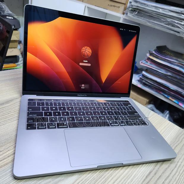 Laptop Apple MacBook Pro 2019 16GB Intel Core I7 SSD 1T - main view