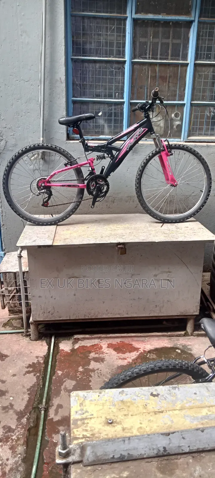 Ex Uk Size 24 Spikes MTB Bike for 7-10 Yr Old