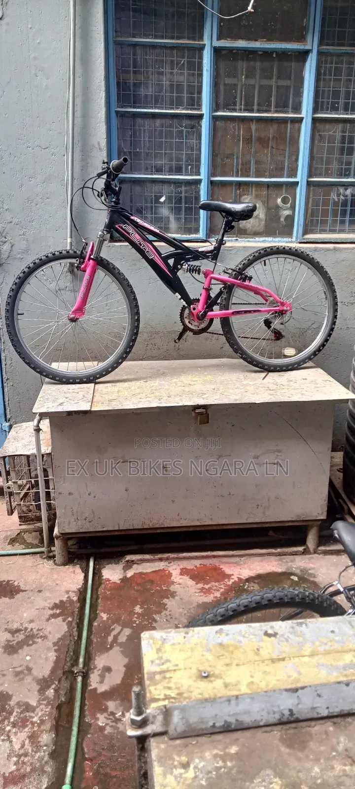 Ex Uk Size 24 Spikes MTB Bike for 7-10 Yr Old
