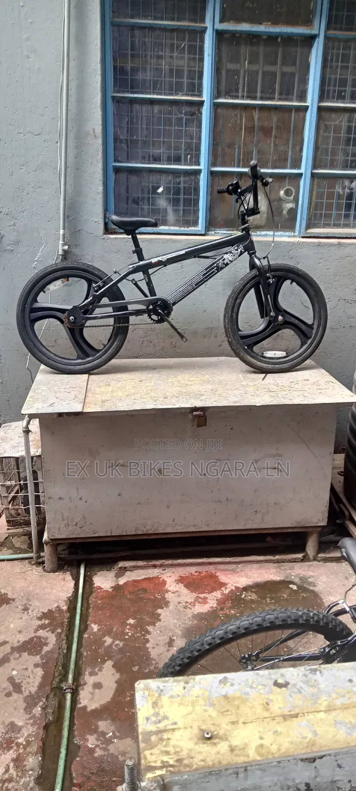 Ex Uk Size 20 BMX Zinc Brand With Chrome Wheels