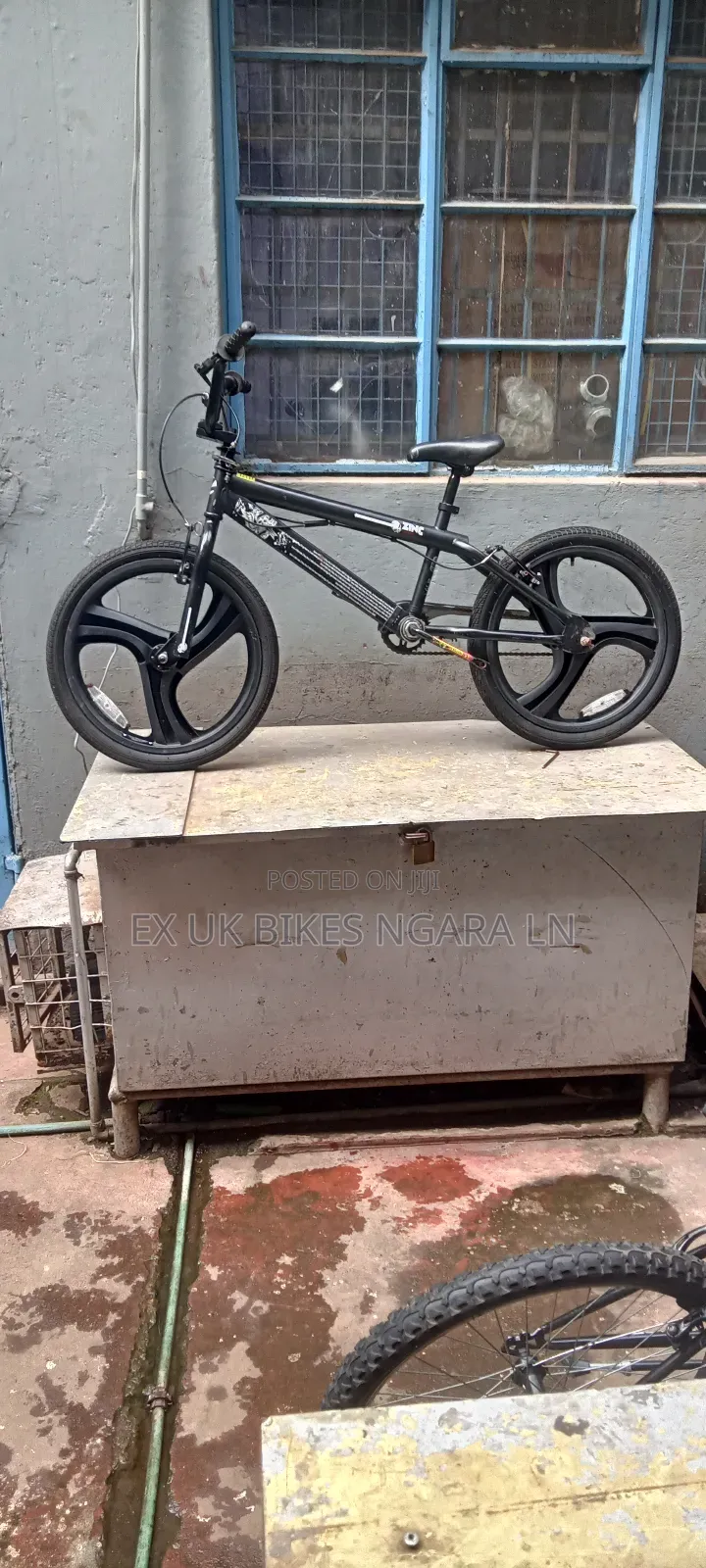 Ex Uk Size 20 BMX Zinc Brand With Chrome Wheels