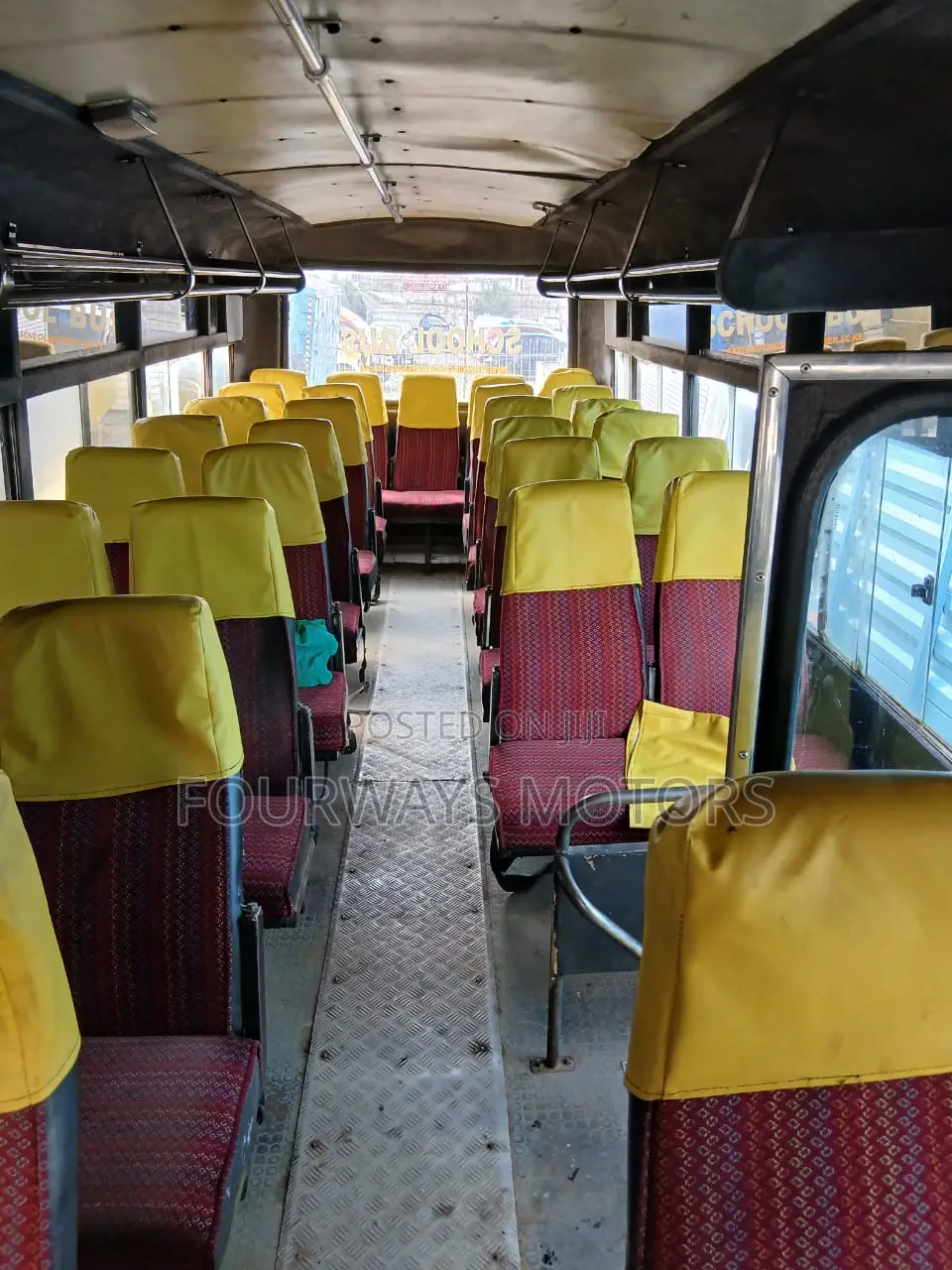 Isuzu NQR 2009 Yellow