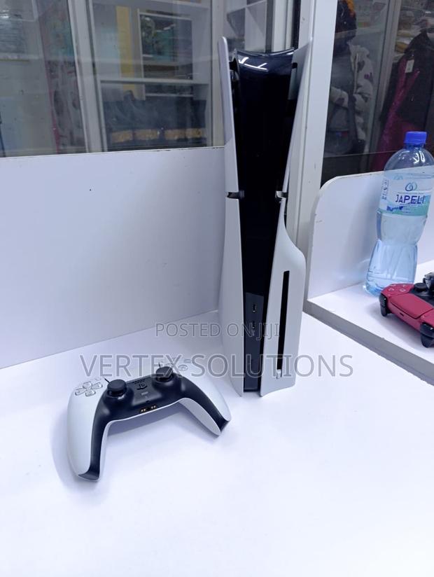 Play Station 5 Slim - main view