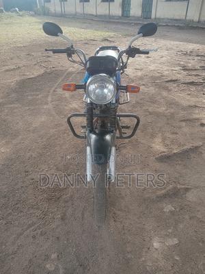 Honda CB 2017 Blue - main view