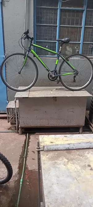 Ex Uk Size 28 Ventura Bicycle