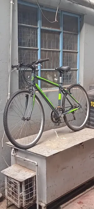 Ex Uk Size 28 Ventura Bicycle