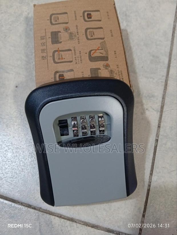Portable 4-digit Combination Key Lock Box Designed For Secure Key
