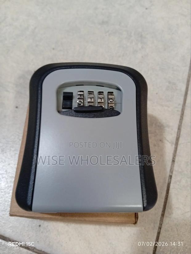 Portable 4-digit Combination Key Lock Box Designed For Secure Key√°°