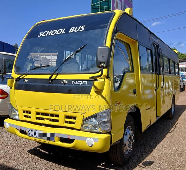 Isuzu NQR 2014 Yellow