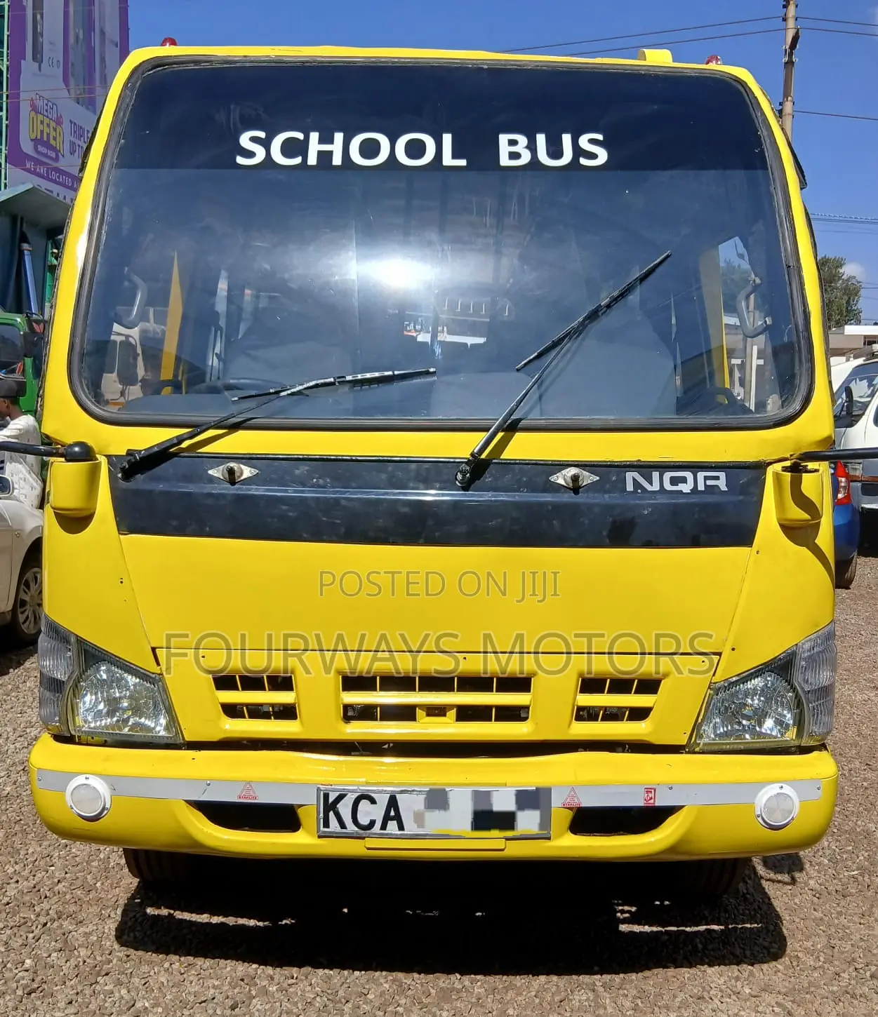 Isuzu NQR 2014 Yellow