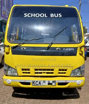 Isuzu NQR 2014 Yellow