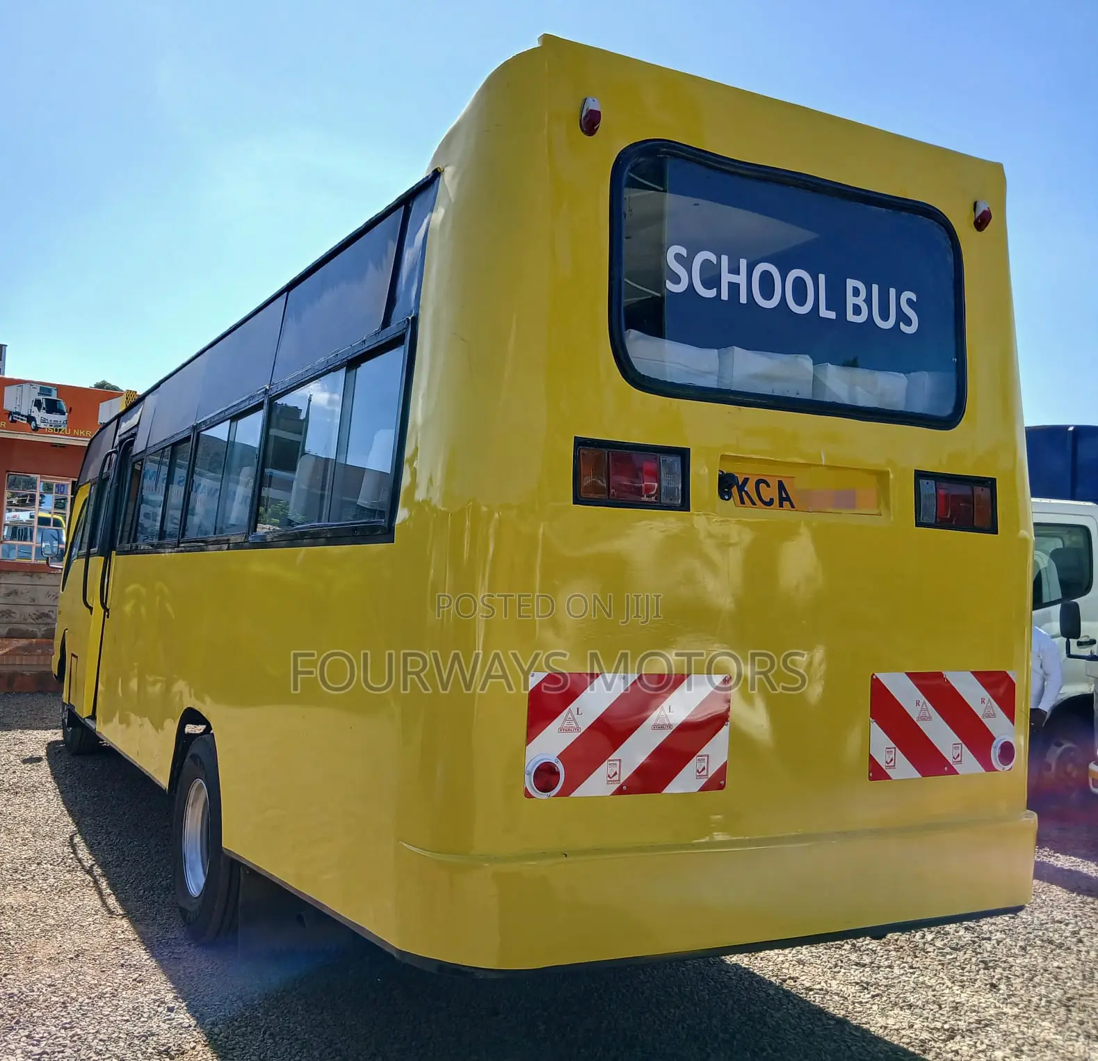 Isuzu NQR 2014 Yellow