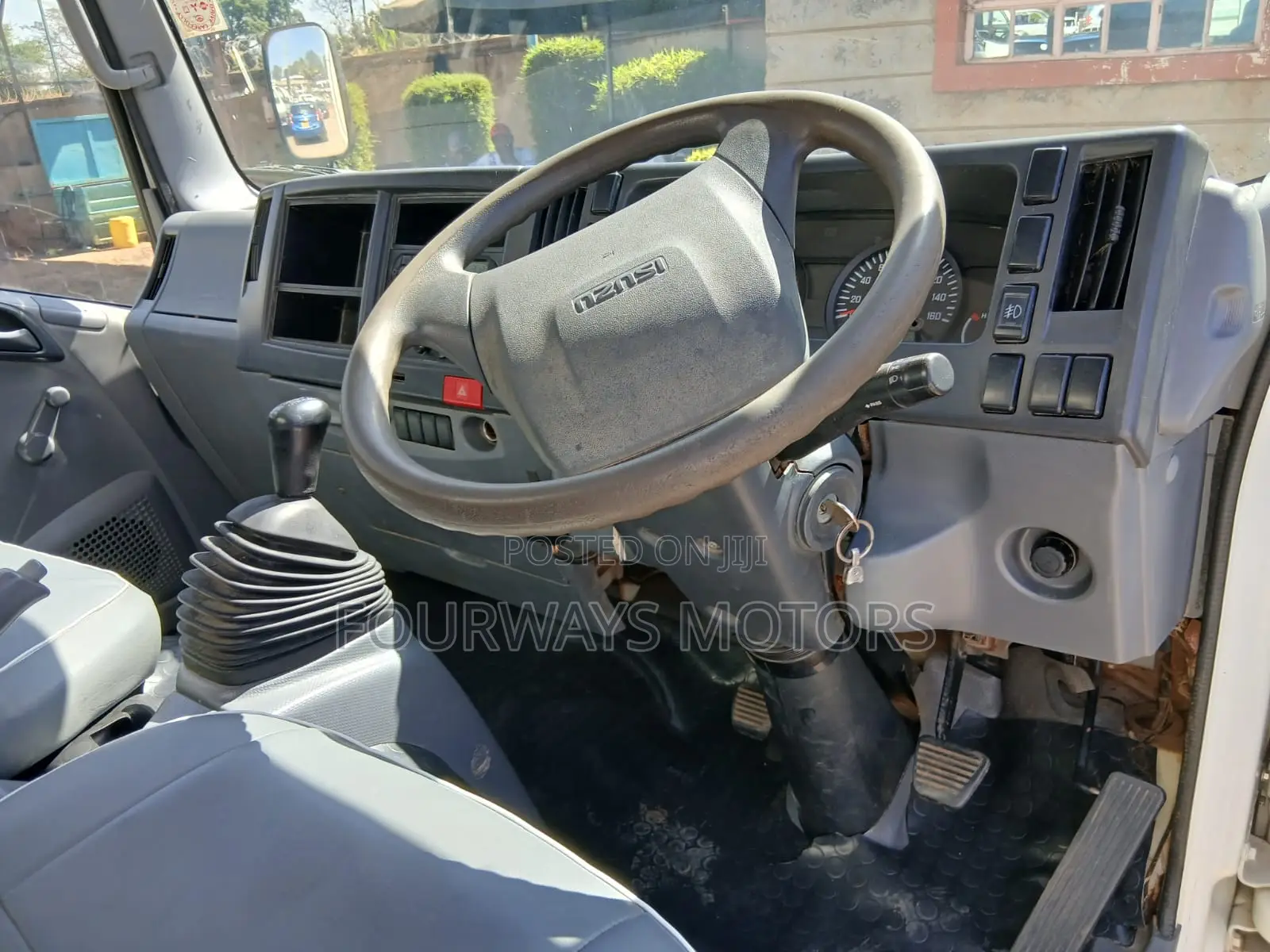 Isuzu NMR 2021