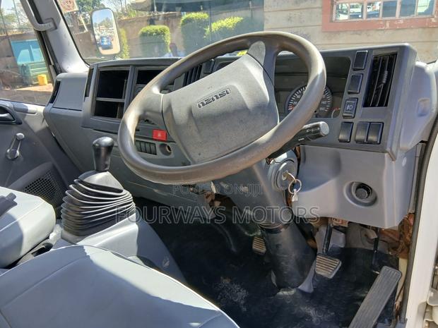 Isuzu NMR 2021 - thumbnail 10