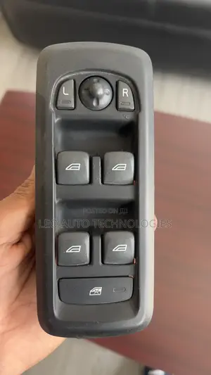 Electric Window Switch for Land Rover Discovery and Range Rovers