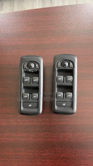 Electric Window Switch for Land Rover Discovery and Range Rovers
