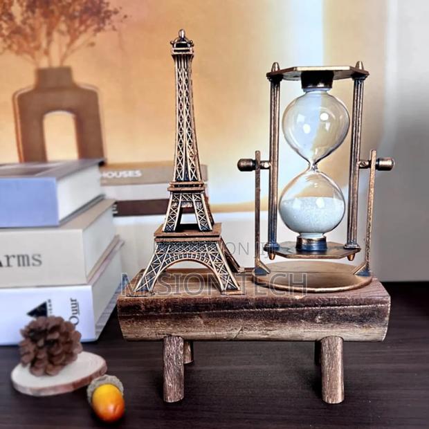 Hour Glass With Effiel Tower 