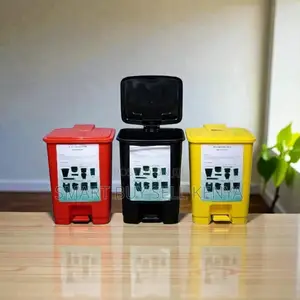 30l Hard Plastic Bin With Non-Slip Pedal and Lift-Up Lid Mechanism