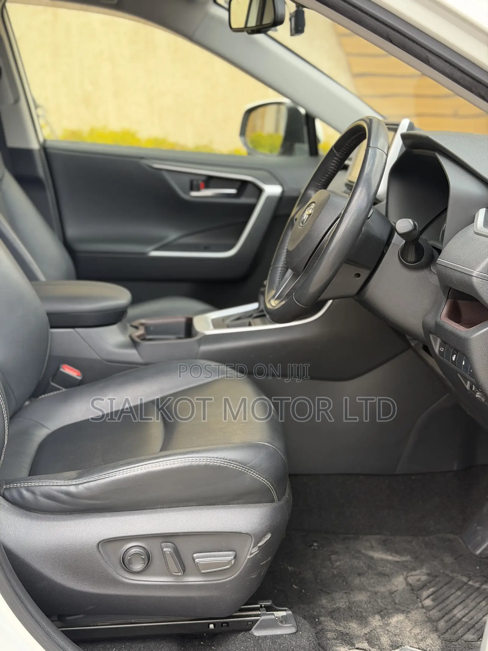 Toyota RAV4 2020 White