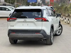 Toyota RAV4 2020 White