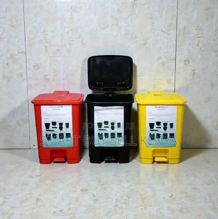 Hotels 30l Plastic Dust Bin With Hands-Free Operation and Compact Size