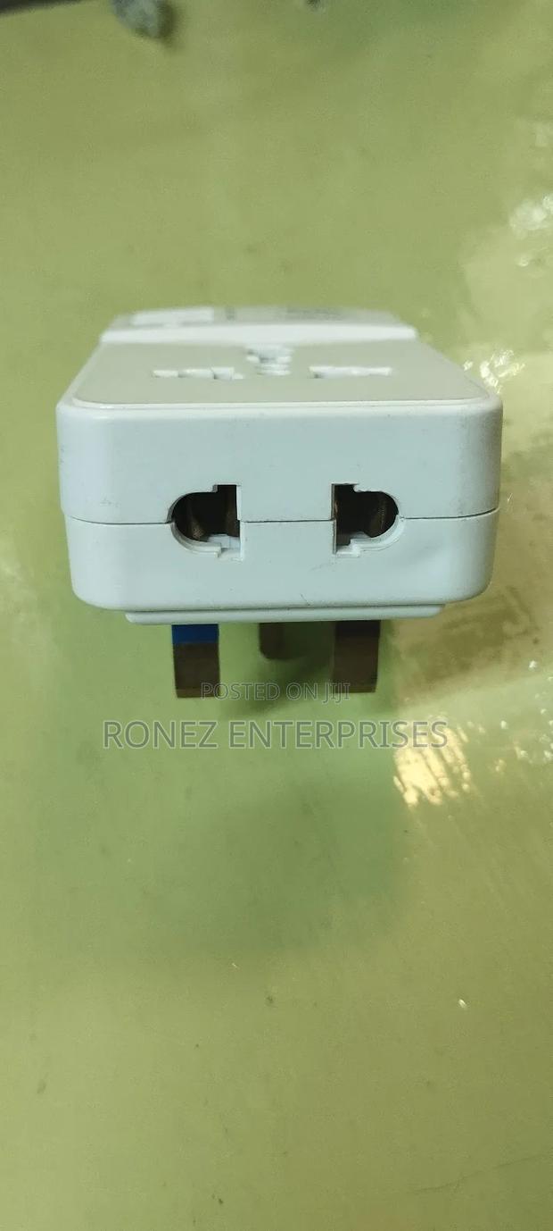 Multi Plug With Usb - thumbnail 3