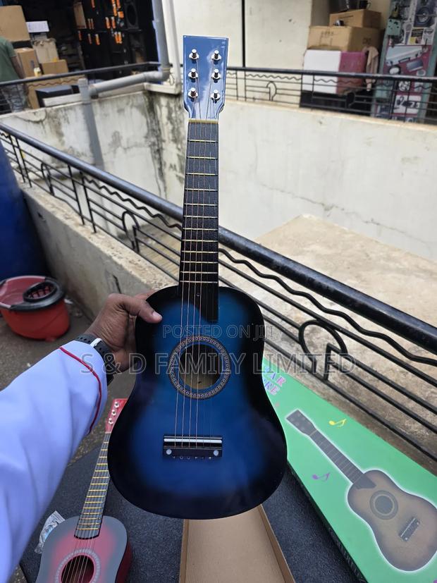 3016 Baby Guitar - main view