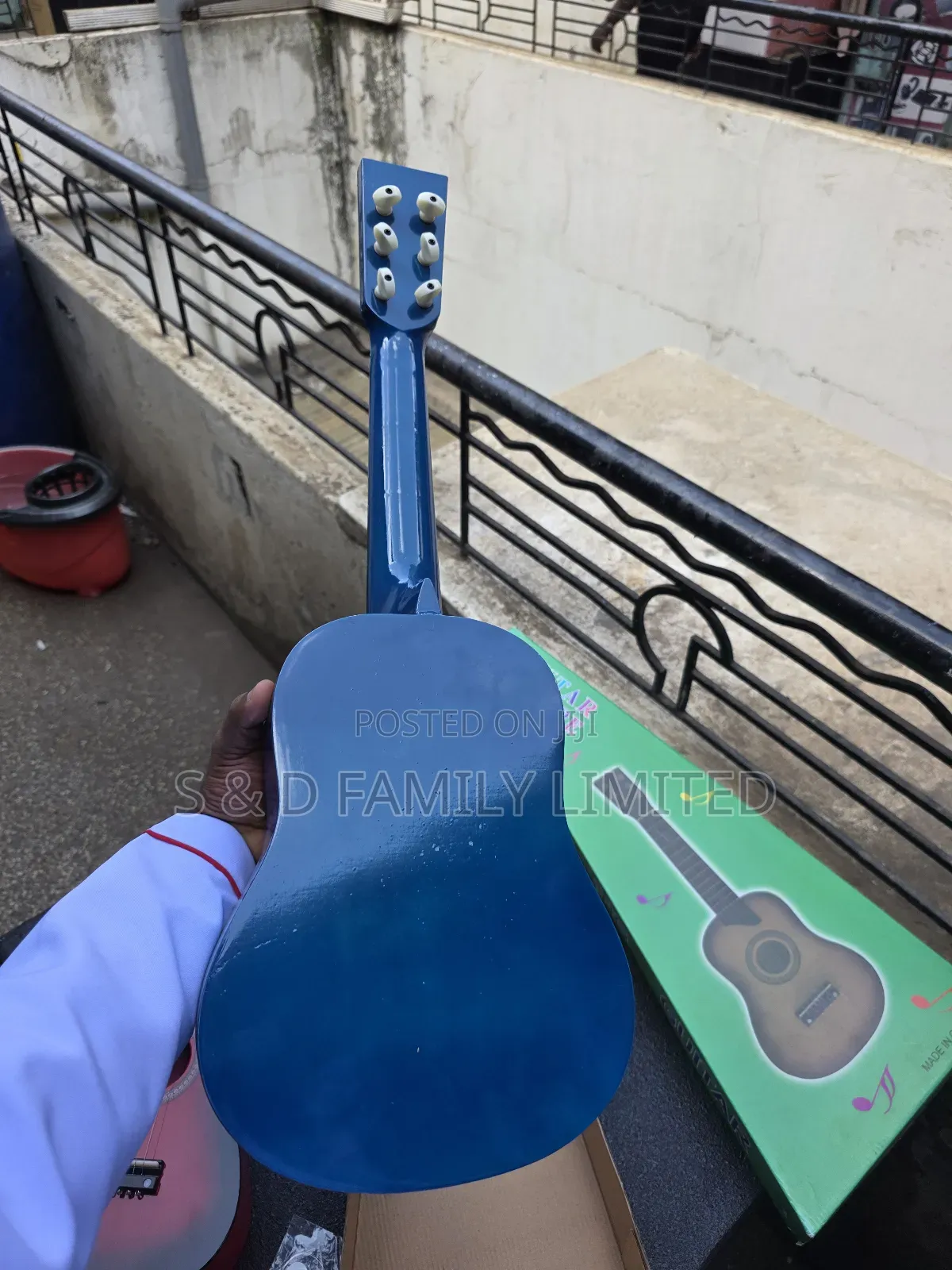 3016 Baby Guitar